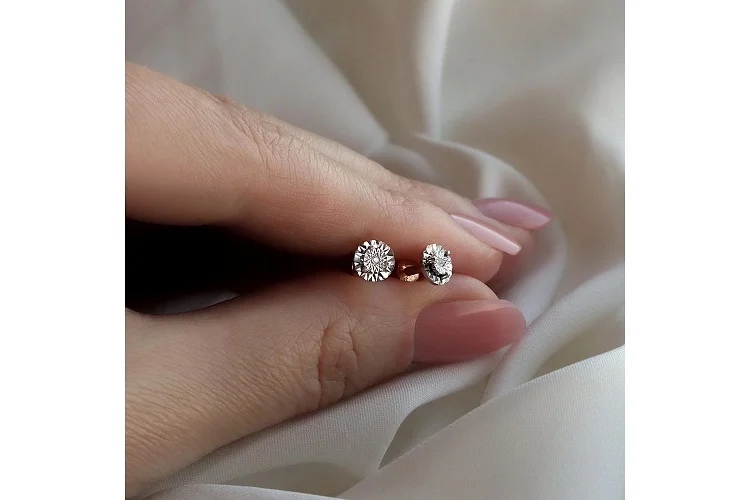 Серьги-пусеты из красного золота с 2 бриллиантами