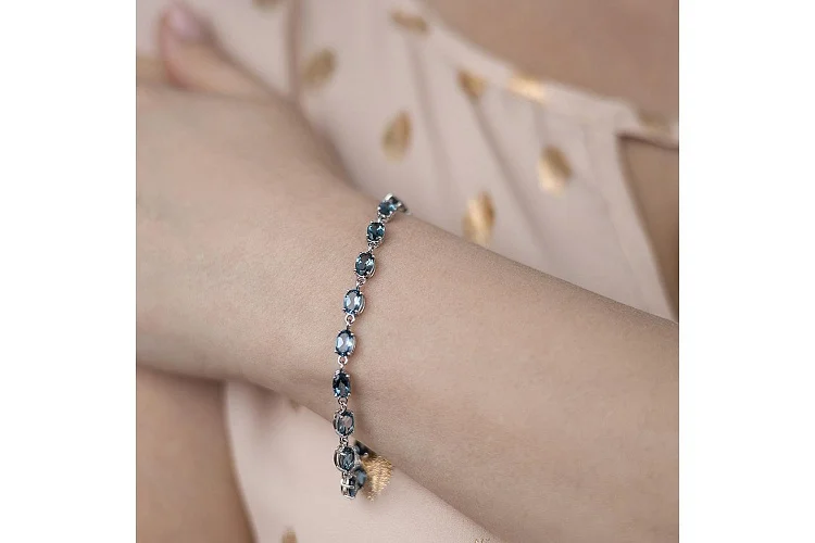 Браслет Дорожка из белого золота с 17 топазами лондон