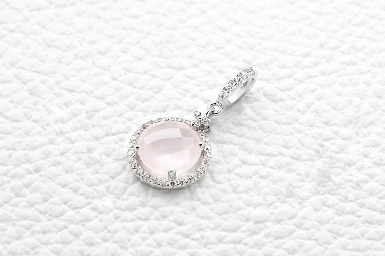 Подвеска из белого золота с кварцем и 34 фианитами