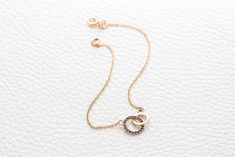 Браслет Круг из красного золота с 20 гранатами