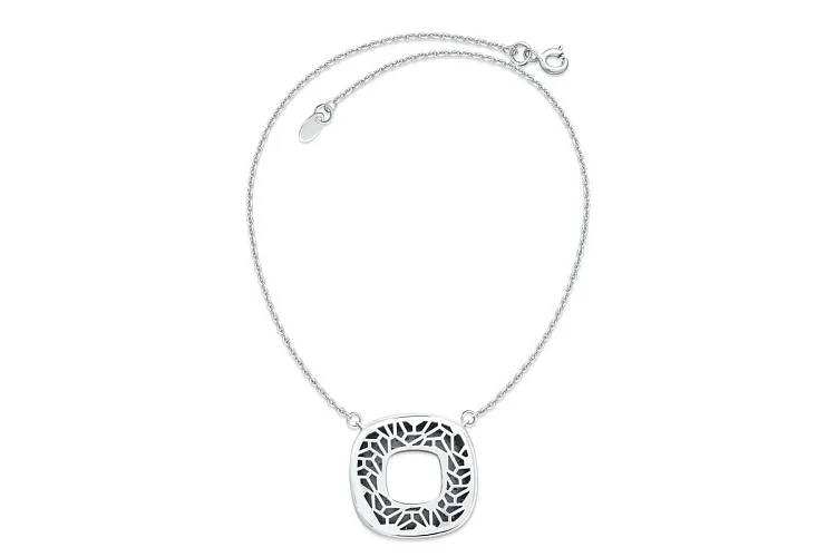 Колье из белого золота с 84 муассанитами