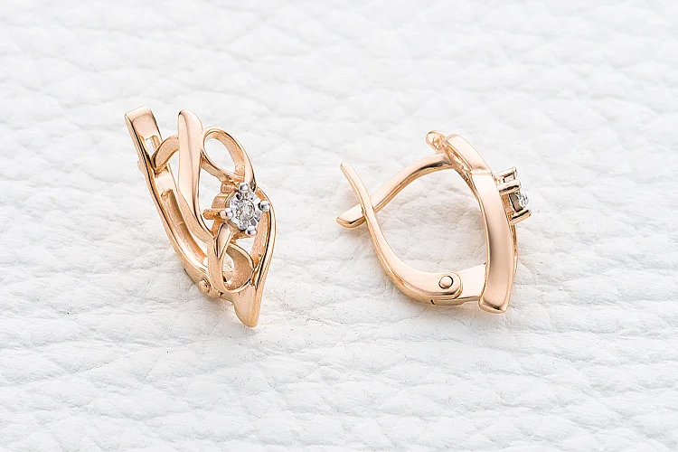 Серьги из красного золота с 2 бриллиантами