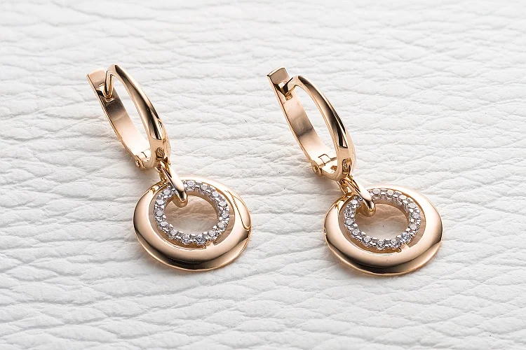 Серьги из красного золота с 56 фианитами