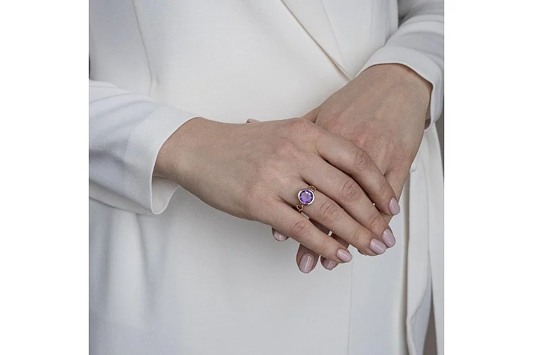 Кольцо из красного золота с аметистом