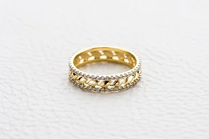 Кольцо из жёлтого золота с 104 фианитами