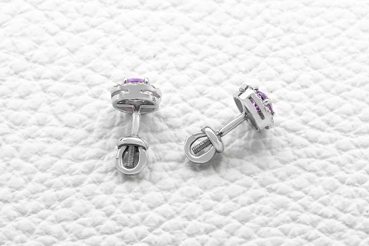 Серьги-пусеты из белого золота с 2 аметистами и 28 фианитами