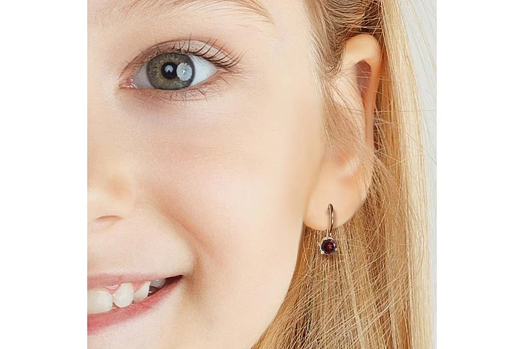 Детские серьги из красного золота с 2 гранатами