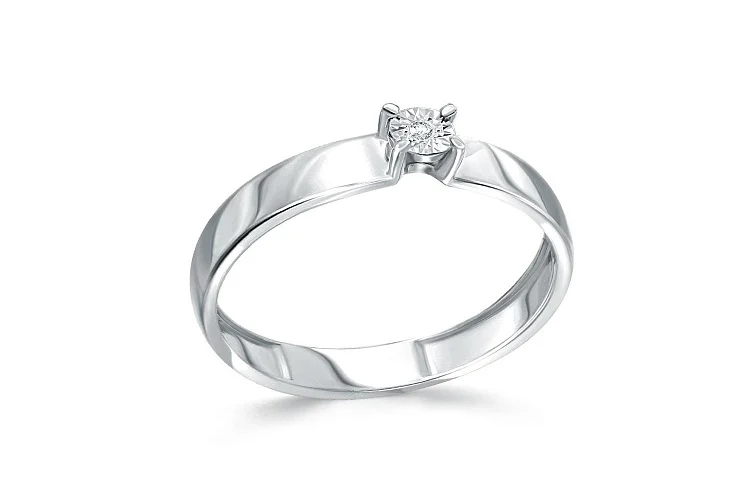 Кольцо из белого золота с бриллиантом