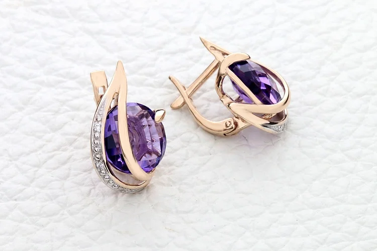 Серьги из красного золота с 2 аметистами и 6 фианитами