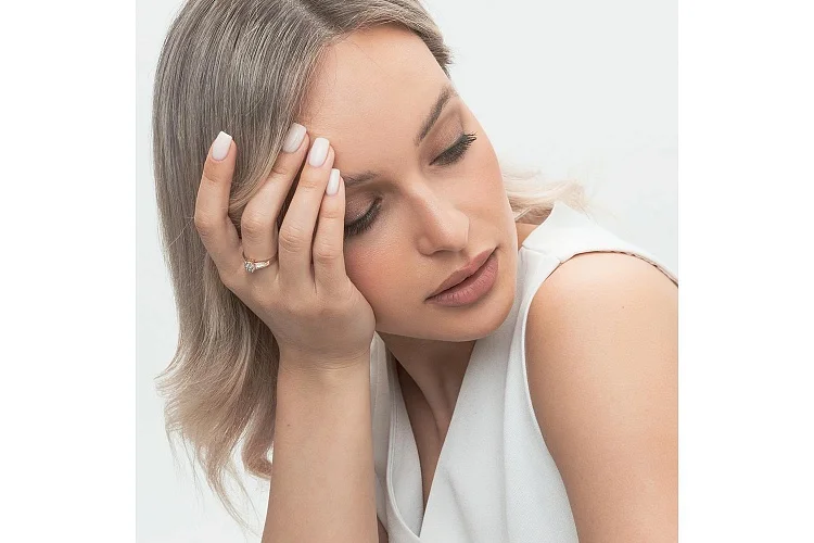 Кольцо из красного золота с 22 фианитами