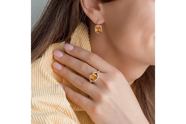 Серьги из красного золота с 2 цитринами и 52 фианитами