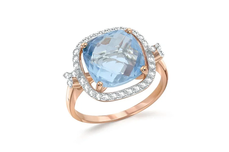 Кольцо из красного золота с топазом sky и 34 фианитами