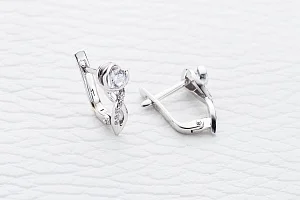 Серьги из белого золота с 14 фианитами