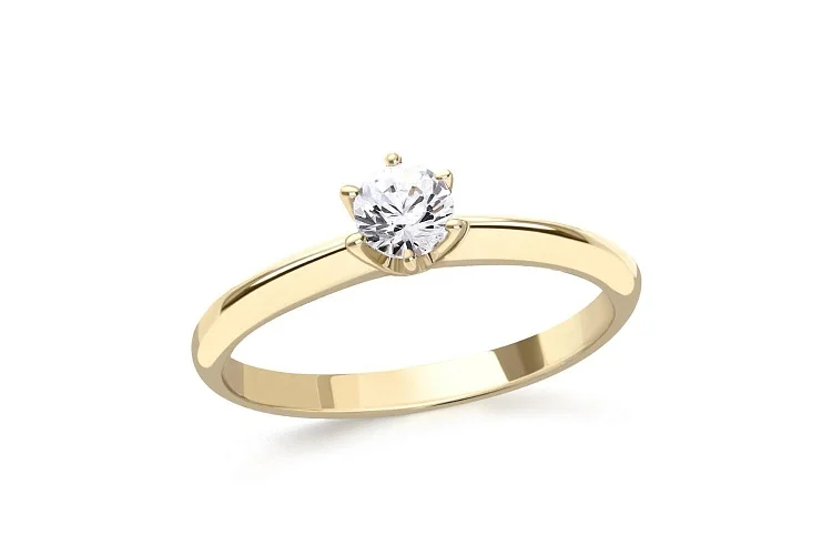 Кольцо из жёлтого золота с фианитом