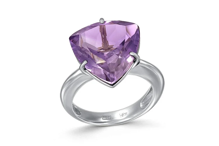 Кольцо из белого золота с аметистом