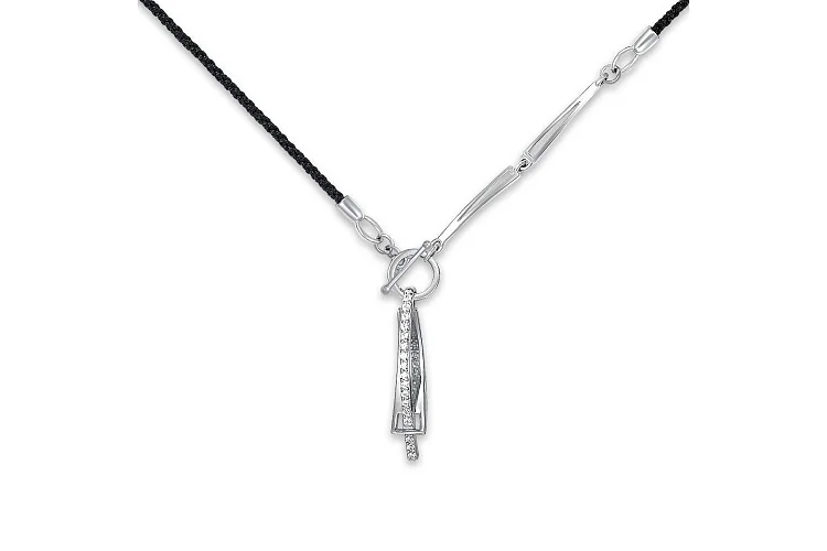 Колье из белого золота с 17 фианитами