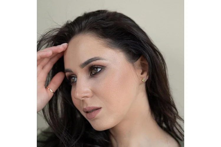 Серьги-пусеты из красного золота с 2 хризолитами