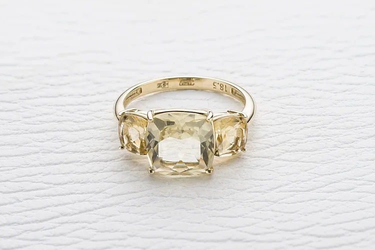 Кольцо из жёлтого золота с 3 цитринами