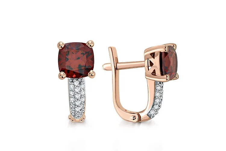 Серьги из красного золота с 2 гранатами и 32 фианитами