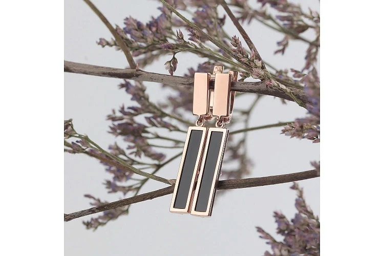 Серьги Прямоугольники из красного золота с 2 ониксами