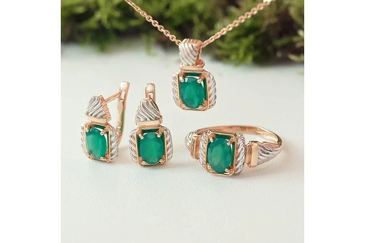 Серьги из красного золота с 2 хризопразами