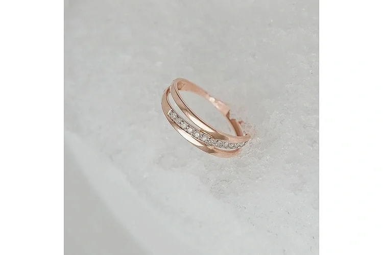 Кольцо Дорожка из красного золота с 12 бриллиантами