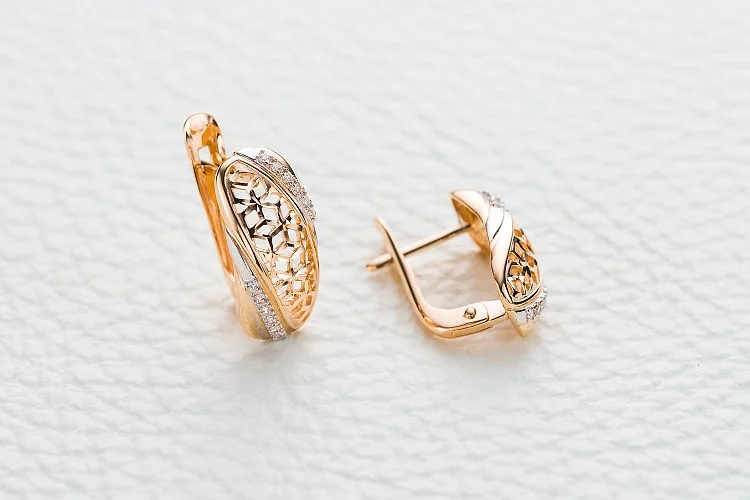 Серьги из красного золота с 24 фианитами