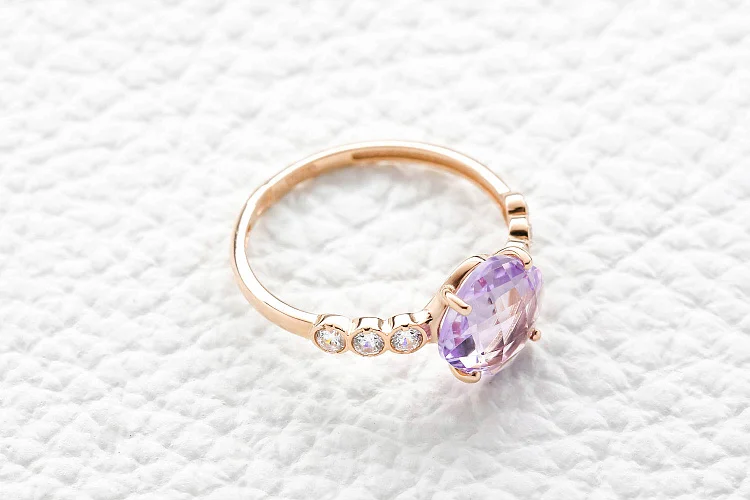 Кольцо из красного золота с аметистом и 6 фианитами