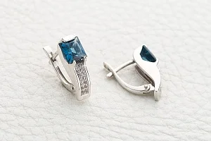 Серьги из белого золота с 2 топазами лондон и 36 фианитами