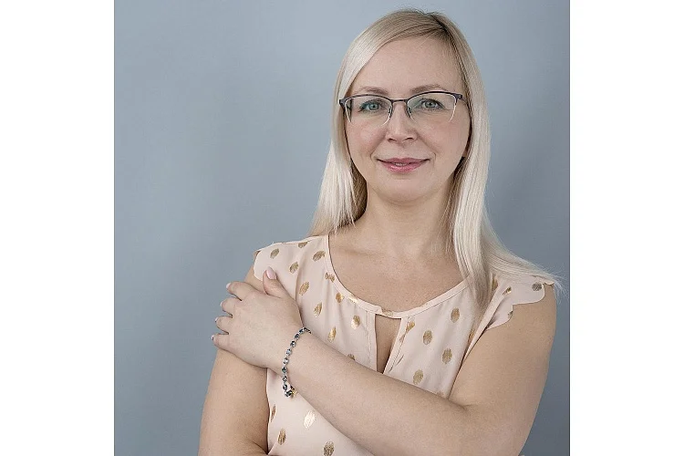 Браслет Дорожка из белого золота с 17 топазами лондон