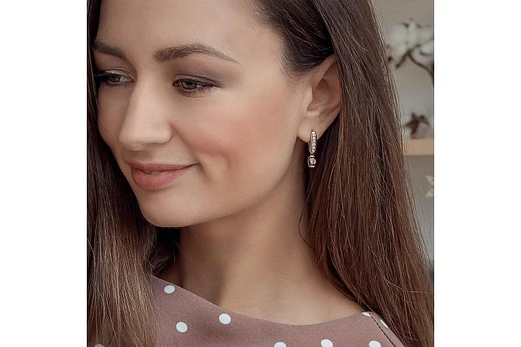 Серьги из красного золота с 2 гранатами и 12 фианитами