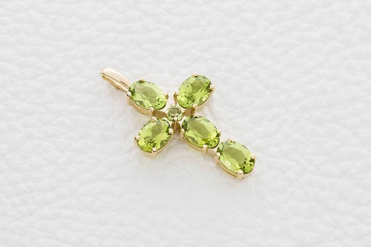 Крест из жёлтого золота с 6 хризолитами