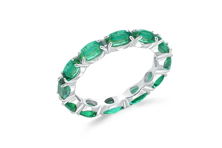 Кольцо Дорожка из белого золота с 11 изумрудами