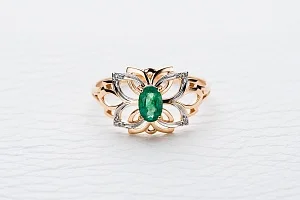 Кольцо Бабочка из красного золота с изумрудом и 12 бриллиантами