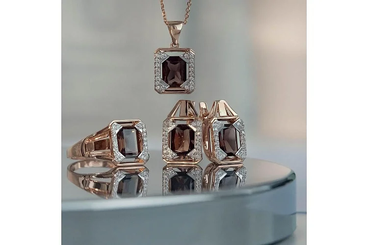 Серьги из красного золота с 2 раухтопазами и 40 фианитами