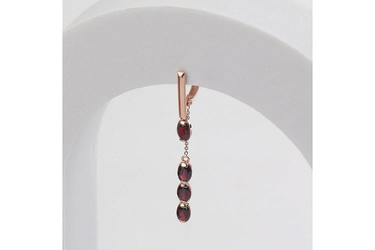 Серьги из красного золота с 8 гранатами