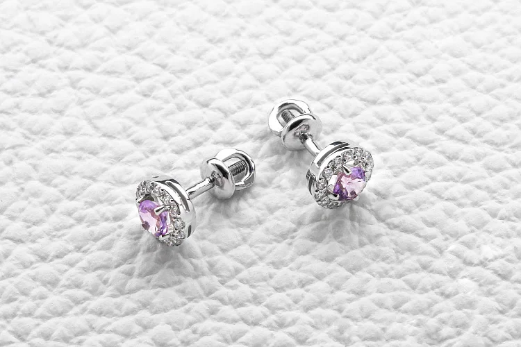 Серьги-пусеты из белого золота с 2 аметистами и 28 фианитами