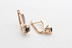 Серьги из красного золота с 2 сапфирами и 12 бриллиантами