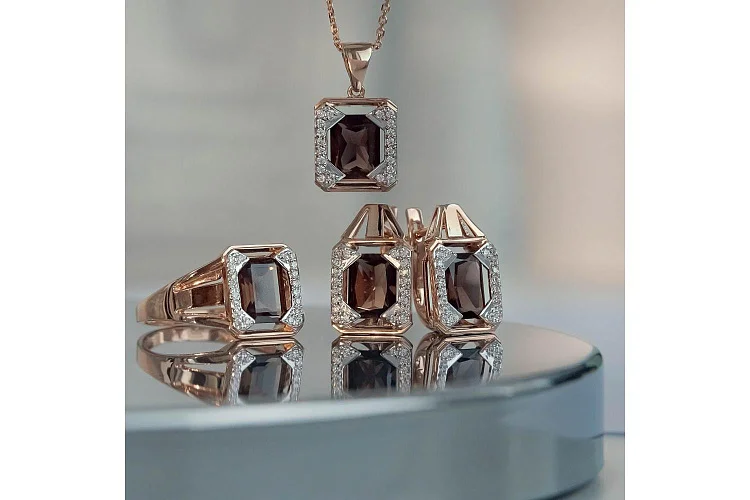 Серьги из красного золота с 2 раухтопазами и 40 фианитами