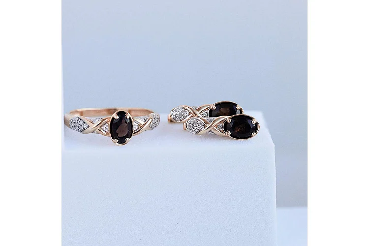 Серьги из жёлтого золота с 2 раухтопазами и 14 фианитами