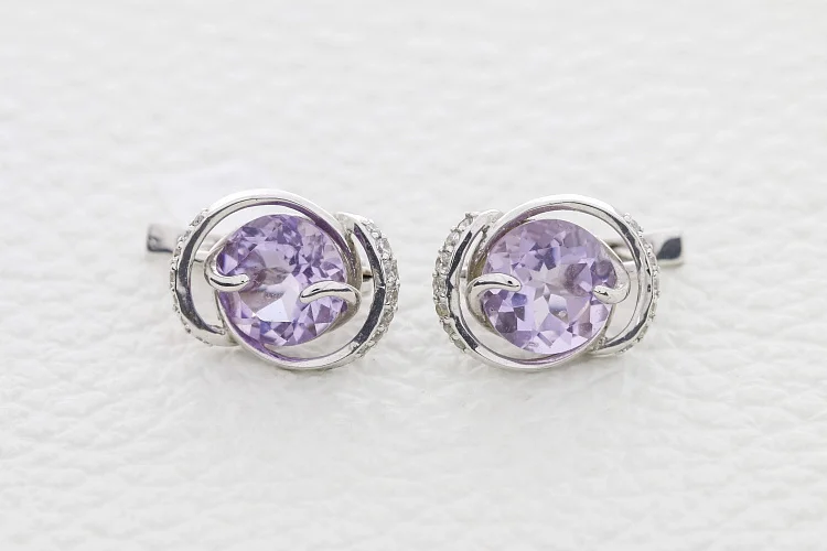 Серьги из белого золота с 30 аметистами