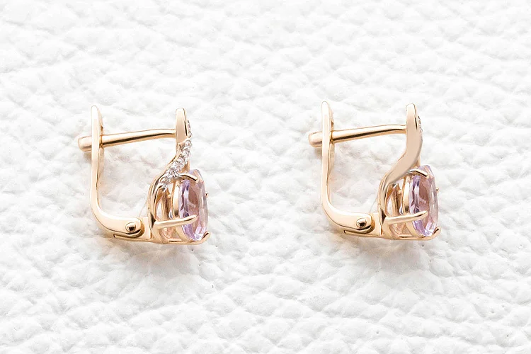 Серьги из красного золота с 2 аметистами и 16 фианитами