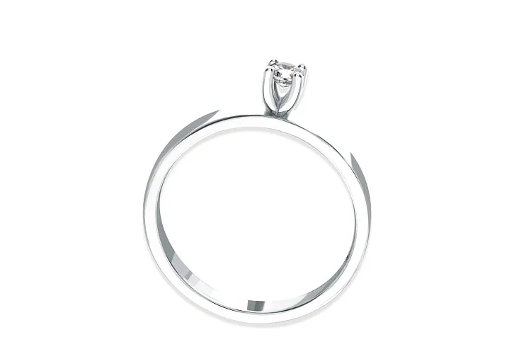 Кольцо из белого золота с бриллиантом