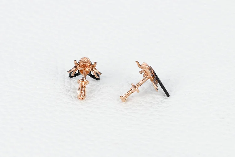 Серьги-пусеты из красного золота без вставок