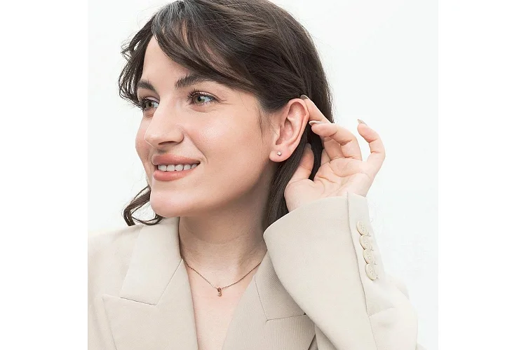 Кольцо из красного золота с бриллиантом