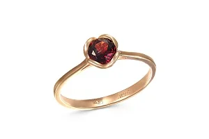 Кольцо из красного золота с гранатом