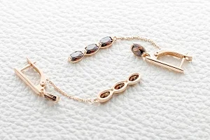 Серьги из красного золота с 8 фианитами