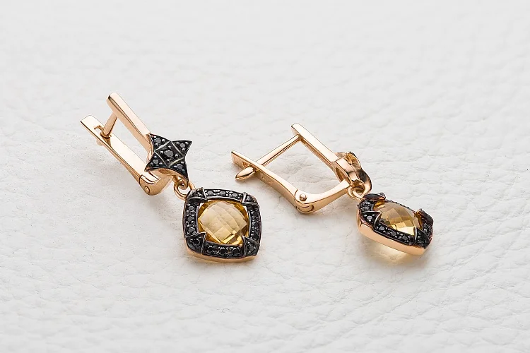 Серьги из красного золота с 2 цитринами и 42 фианитами