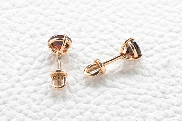 Серьги-пусеты из красного золота с 2 гранатами