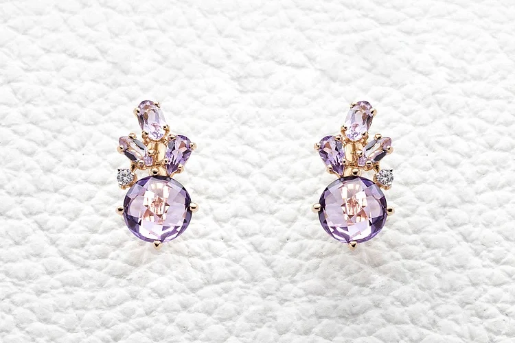 Серьги из красного золота с аметистами, гранатами и хризолитами